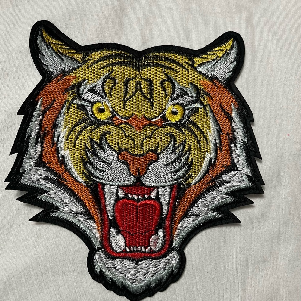 New cotton T-shirt tiger embroidered